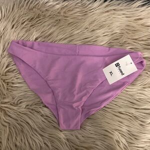 New with tag and liner, fused hawaii hapuna bottom in orchid